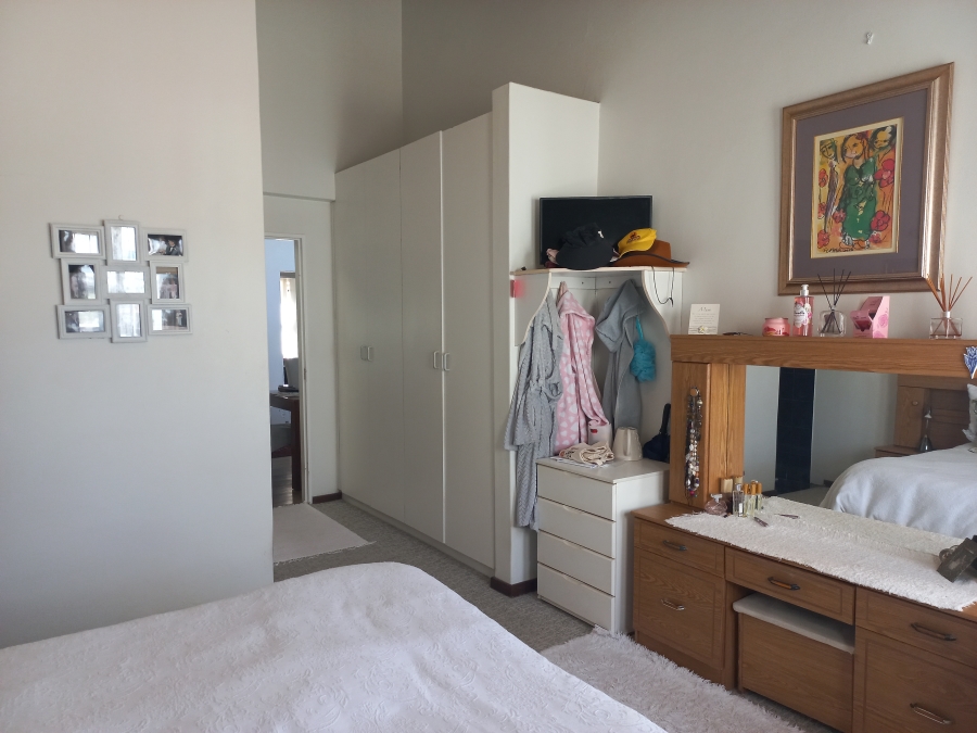 To Let 3 Bedroom Property for Rent in Wavecrest Eastern Cape
